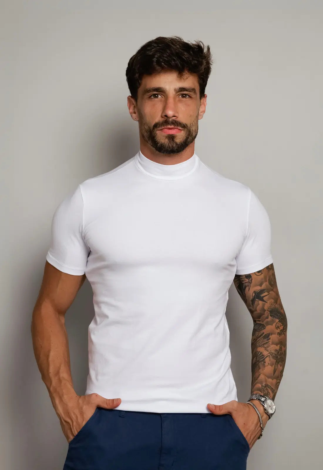 Camiseta Slim Gola Alta Branca
